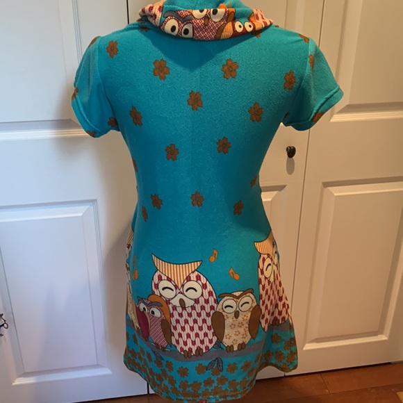 Schwing size medium tunic top turquoise and owl pattern, has pockets - Picture 5 of 5